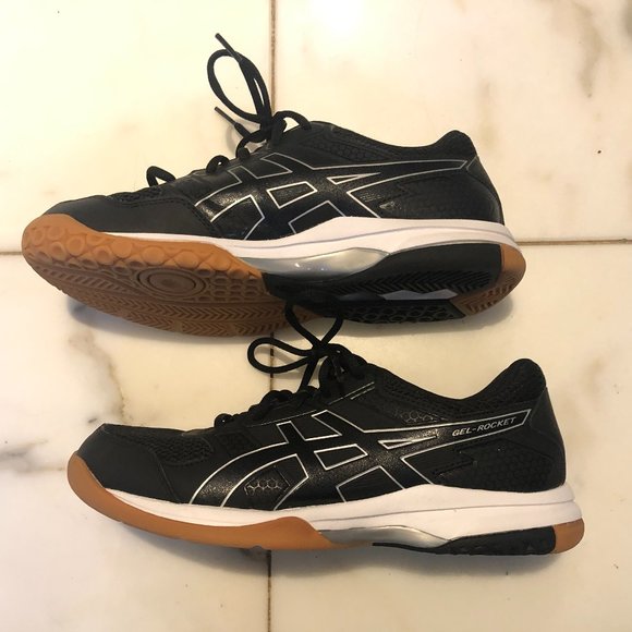 LIKE NEW ASICS VOLLEYBALL SHOES - Picture 2 of 7